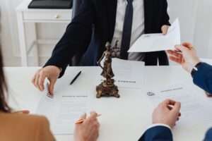 6 Benefits of Hiring a Personal Injury Lawyer